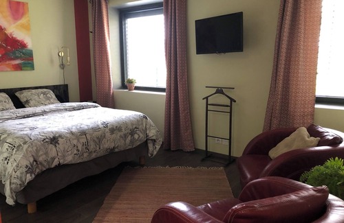 Saint-Denis-les-Bourg Other | Renovated farmhouse with garden and swimming pool