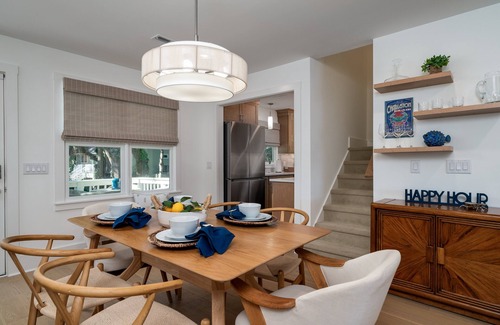 Tarpon Pond Cottage | Renovated from the Studs up! 3 Bedroom, 2 Bath! Amenity Cards!