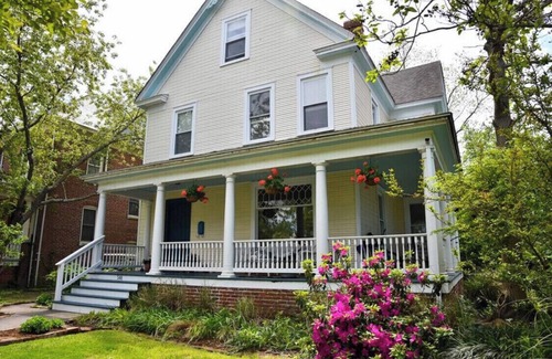 Cape Charles House | Renovated Gem: Walk to Beach, Historic District Shops, Restaurants, Central Park