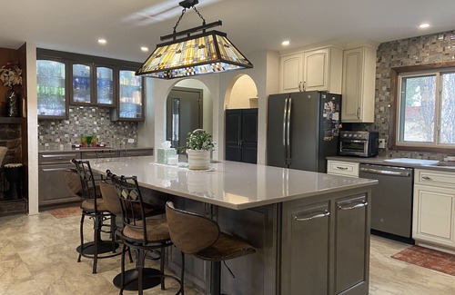 Rapid City House | Renovated Home on Acre. Sunset Cliff Experience. Pets. Two Full Bathrooms.