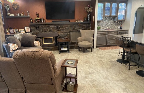 Rapid City House | Renovated Home on Acre. Sunset Cliff Experience. Pets. Two Full Bathrooms.