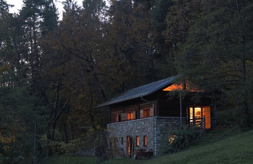 Samone House | Renovated in 2006, charming holiday home by the woods