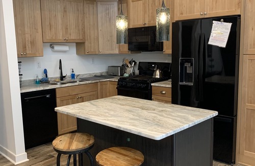 Livingston House | Renovated lake front property on quiet cove with flat yard for outdoor fun