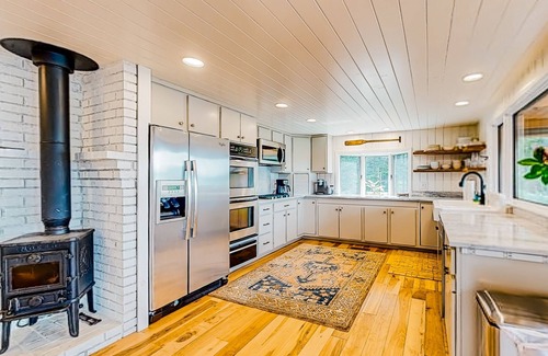 Saint George House | Renovated oceanfront home with stunning view & pebbly beach - snowbird-friendly