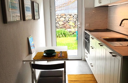 Las Cuevas Apartment | Renovated vacation apartment with garden and Teide view near La Orotava