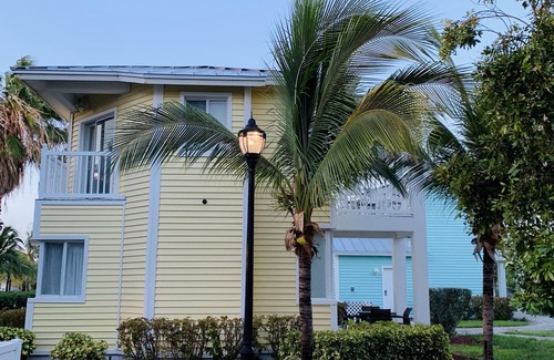 Alice Town Villa | Rent a 2 bed/2 bath Villa in Alice Town, North Bimini (INCLUDES 50' dock slip)