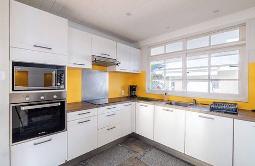 Tahiti Villa | Rent a part of Domaine To'a Hotu. 3 bedrooms, 3 bathrooms, 8 people max.