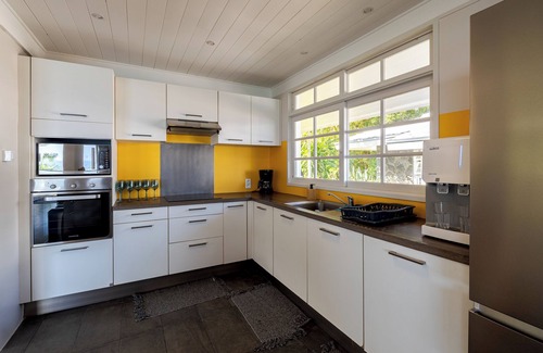 Tahiti Villa | Rent a part of Domaine To'a Hotu. 3 bedrooms, 3 bathrooms, 8 people max.