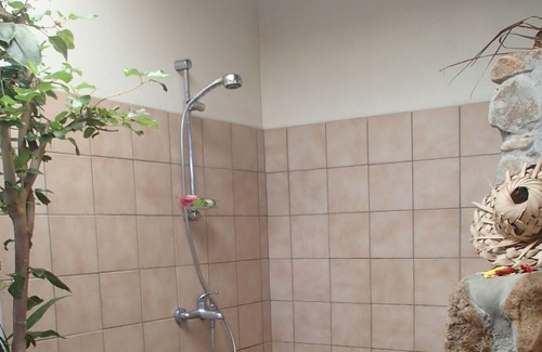 Mahina House | Rent very nice fare with swimming pool, land and lagoon view