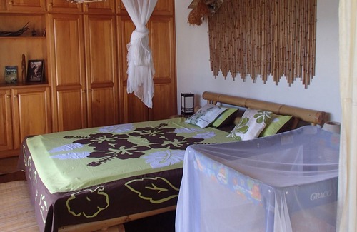 Mahina House | Rent very nice fare with swimming pool, land and lagoon view