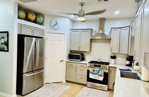 Bullhead City House | Rental in good neighborhood, close to stores golf river Laughlin more