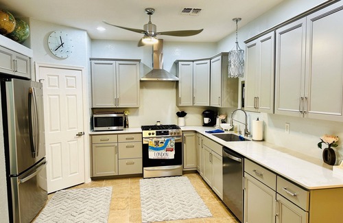 Bullhead City House | Rental in good neighborhood, close to stores golf river Laughlin more