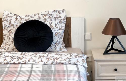 Riscani Apartment | RentHouse Apartments Cozy Stay