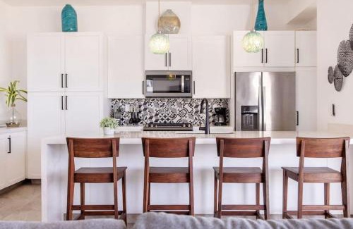 Cerritos House | Residence 302 New Elegant Oceanfront and Stunning Sunsets Cerritos