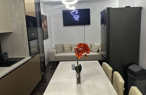 Timisoara Apartment | Residence Future Delux IV 2-bedroom apartment with WiFi, AC in Timisoara