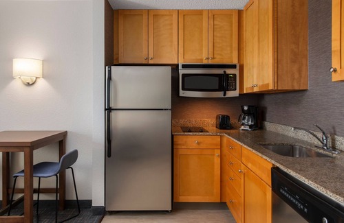 Mount Laurel Hotel | Residence Inn by Marriott Mt. Laurel at Bishop's Gate