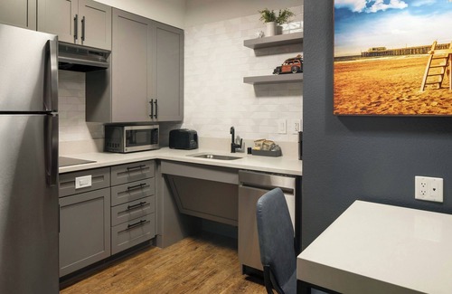 Irvine Business Complex Hotel | Residence Inn by Marriott Irvine John Wayne Airport