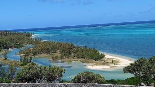 Coromandel Bed & Breakfast | Residence le bijou mourouk rodrigues