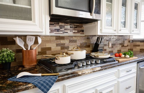 Atascocita House | Resort Escape: Heated Pool, Outdoor Kitchen & Games