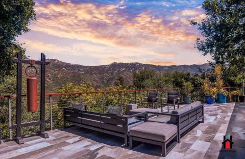 Malibu House | Resort Feel I Breathtaking Mountain Scenery I Pool