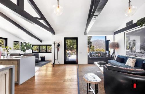 Malibu House | Resort Feel I Breathtaking Mountain Scenery I Pool