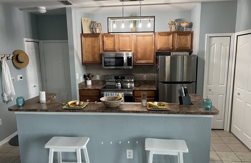 Sarasota Condo | Resort like 1 BR 1st floor condo, great for a relaxing getaway. close to beaches