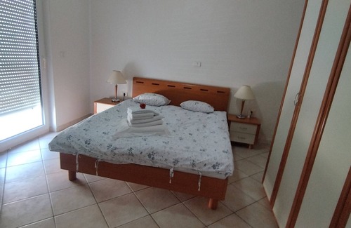 Crveni Vrh Resort | Resort Skiper Monte Rosso Family Apartment with direct Seaview