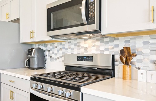 San Tan Valley House | Resort style 4-bedroom house, heated pool/hot tub, fitness room in Queen Creek