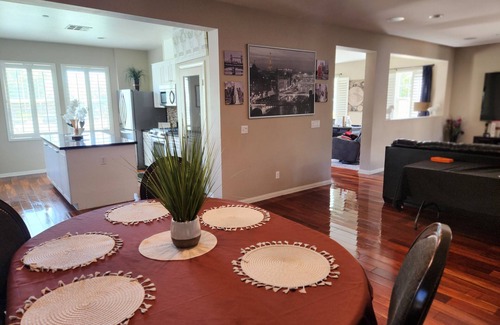 Fontana House | Resort style living with fitness and sport courts for vacations or professionals