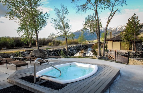 Genoa Villa | Resort with Hot Springs, Pool & Mountain Views!