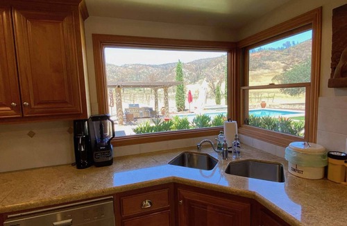 Pope Valley House | Resplendent Villa Retreat in the Wine Country