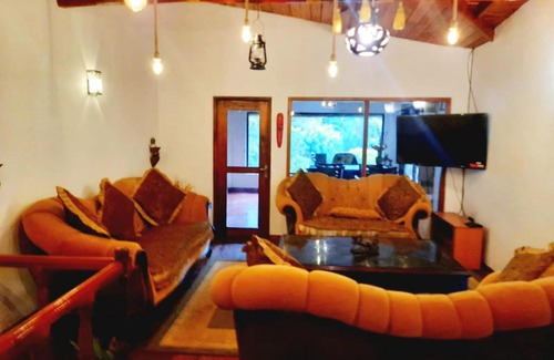 Koslanda Bed & Breakfast | 'Rest in Love' Rock Bangalow