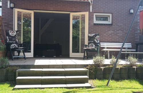 t Zand House | Rest, walk and enjoy the wide beach and in April Tulips!
