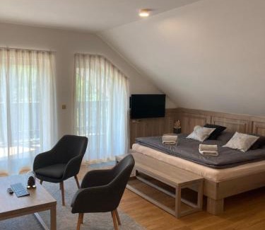 Navsi Apartment | Restaurace Přístav Kostkov