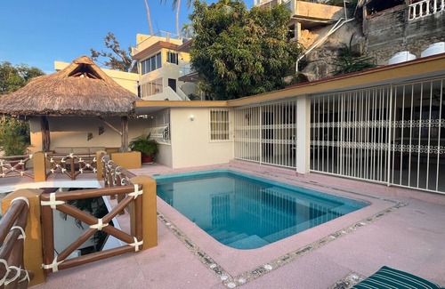 Acapulco Villa | Resting villa overlooking Acapulco Bay