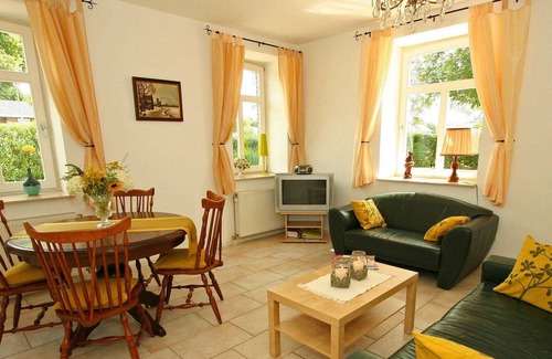 Beertsenhoven House | Restored Farmhouse in Wijlre With two Terraces