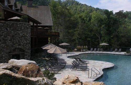 Bear Lake Reserve Condo | Retreat at Bear Lake - Get-a-way - close to Lake Club!