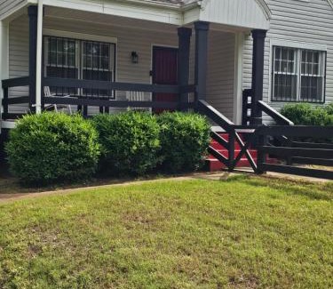 Midfield House | Retreat From The Madness