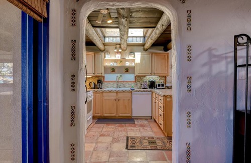 Taos House | Retreat in Taos Foothills