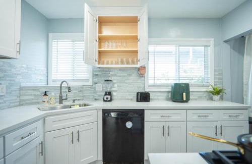 Northwest Torrance House | Retreat Minutes To LAX, Manhattan/Redondo Beach