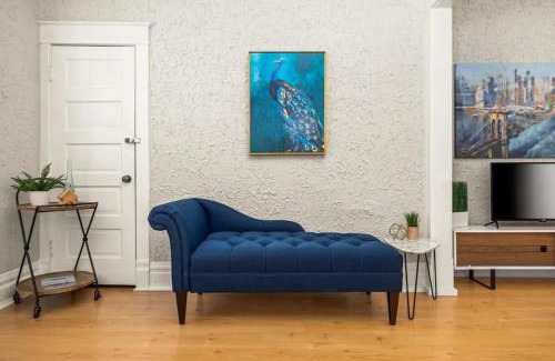 Peoria Heights House | Retreat on Rouse Cozy 2BD Bursting with Color
