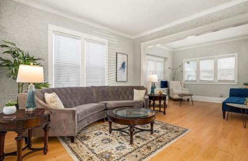 Peoria Heights House | Retreat on Rouse Cozy 2BD Bursting with Color