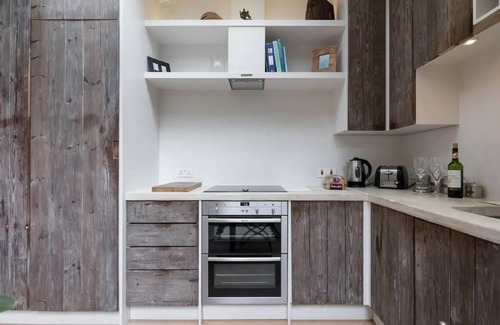 Chelsea Riverside Apartment | Retreat to a Stylish 1 Bedroom Flat in Chelsea