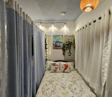 Ranwar Apartment | Retro Bandra - Cozy Comfort in a Heritage Village