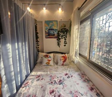 Ranwar Apartment | Retro Bandra - Cozy Comfort in a Heritage Village