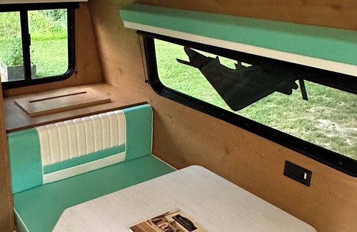 Edwardsville House | Retro Camper on Historic Route 66 Homestead