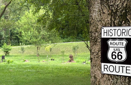 Edwardsville House | Retro Camper on Historic Route 66 Homestead