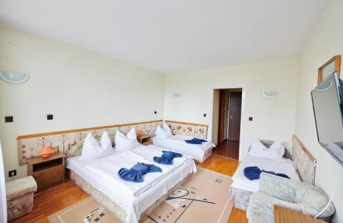 Vonyarcvashegy Hotel | Retro Lido - Vonyarcvashegy