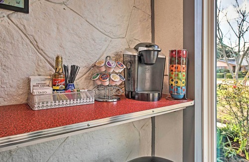 Blanco Cottage | Retro Updated Blanco Abode - Steps to Main Street!