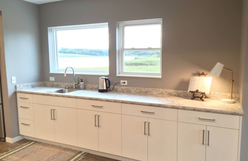 Dalton House | Reunions & Groups. Open space inside & out. Yoga loft. 45 acres. Scenic. Quiet.